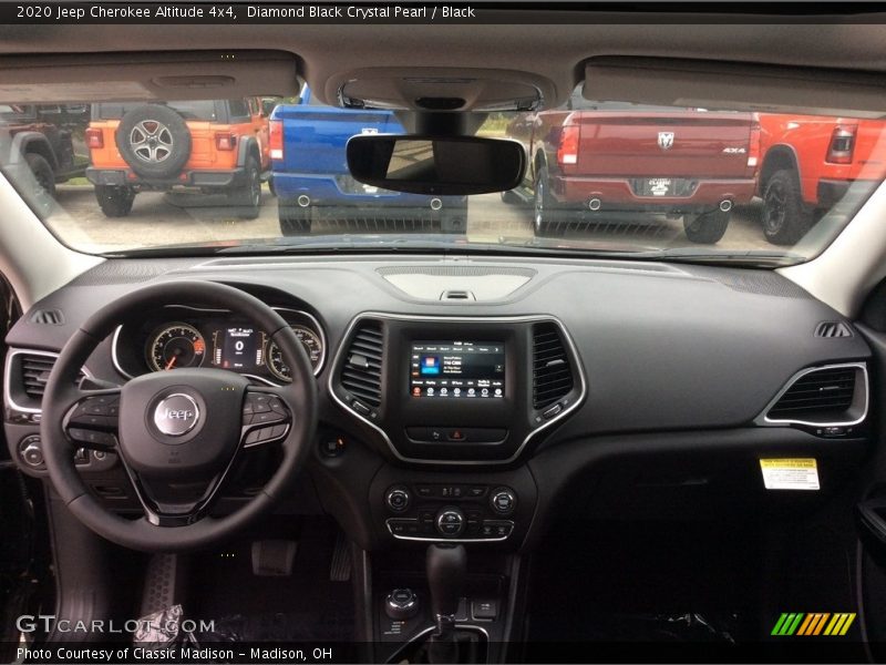 Diamond Black Crystal Pearl / Black 2020 Jeep Cherokee Altitude 4x4