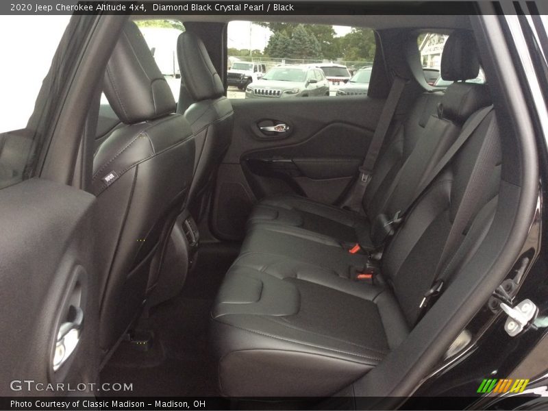 Diamond Black Crystal Pearl / Black 2020 Jeep Cherokee Altitude 4x4