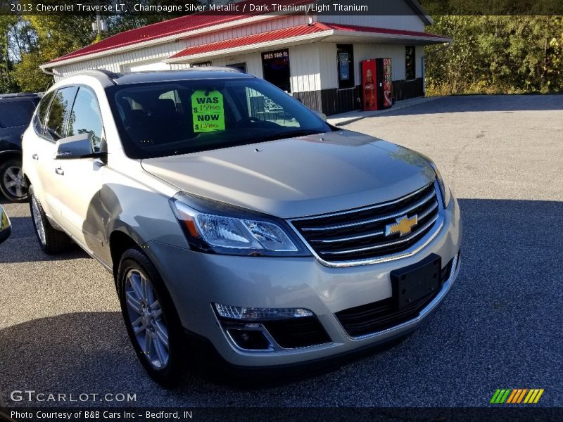 Champagne Silver Metallic / Dark Titanium/Light Titanium 2013 Chevrolet Traverse LT