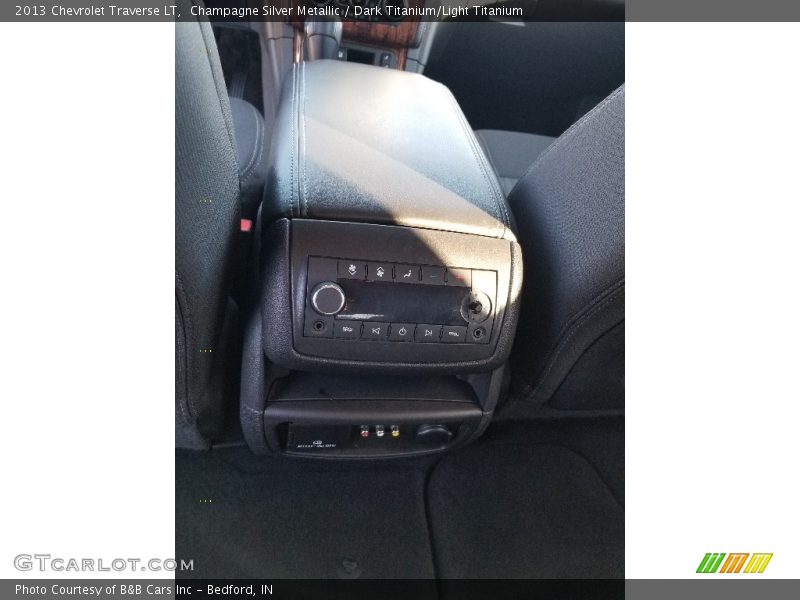 Champagne Silver Metallic / Dark Titanium/Light Titanium 2013 Chevrolet Traverse LT
