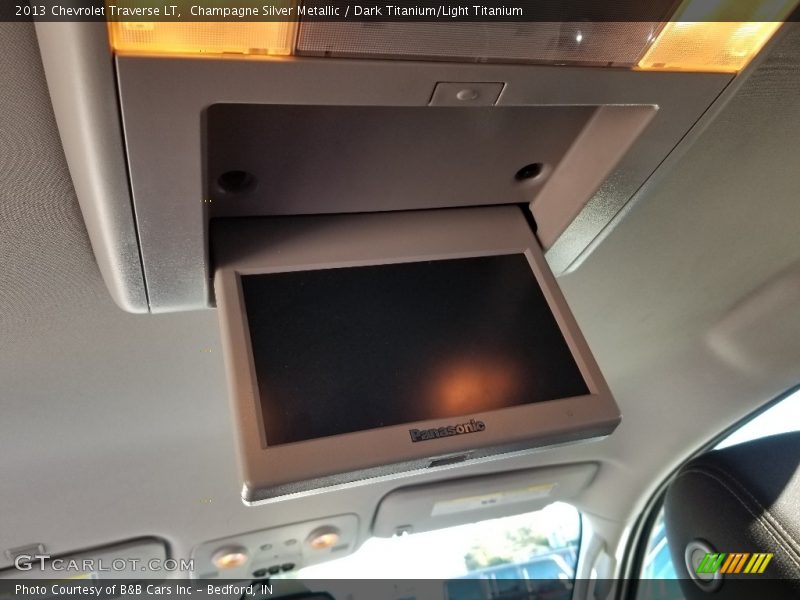 Champagne Silver Metallic / Dark Titanium/Light Titanium 2013 Chevrolet Traverse LT
