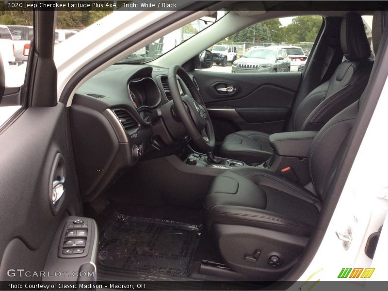 Bright White / Black 2020 Jeep Cherokee Latitude Plus 4x4