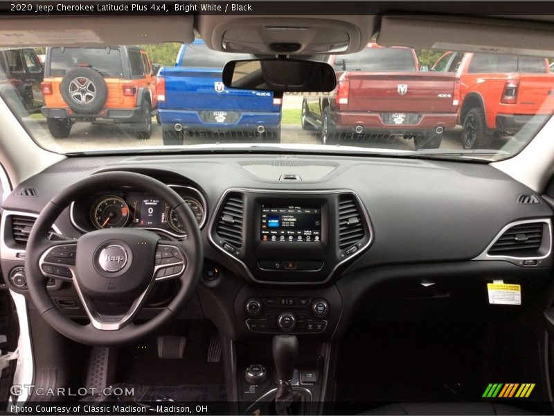 Bright White / Black 2020 Jeep Cherokee Latitude Plus 4x4