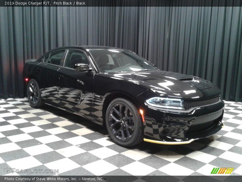 Pitch Black / Black 2019 Dodge Charger R/T