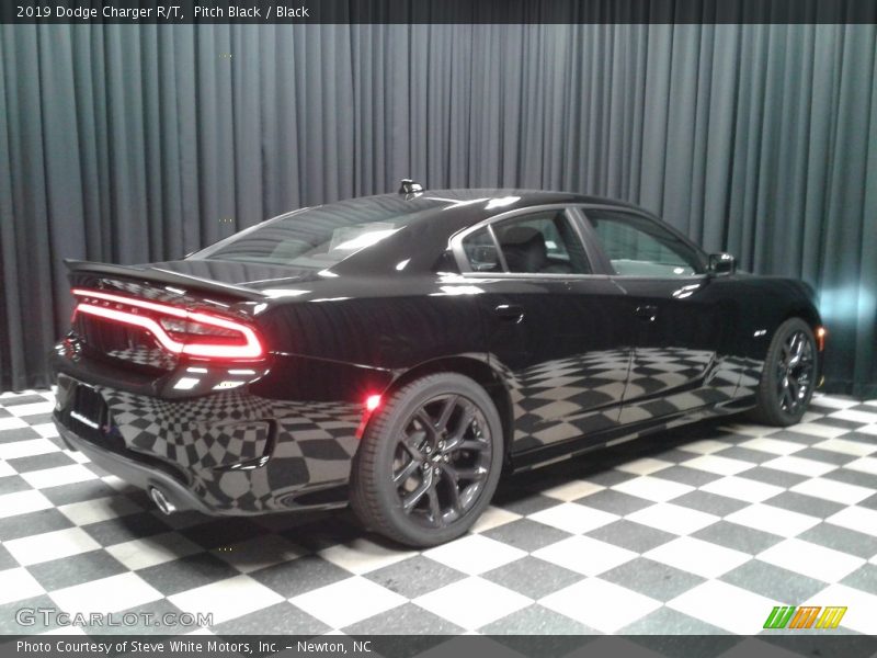Pitch Black / Black 2019 Dodge Charger R/T