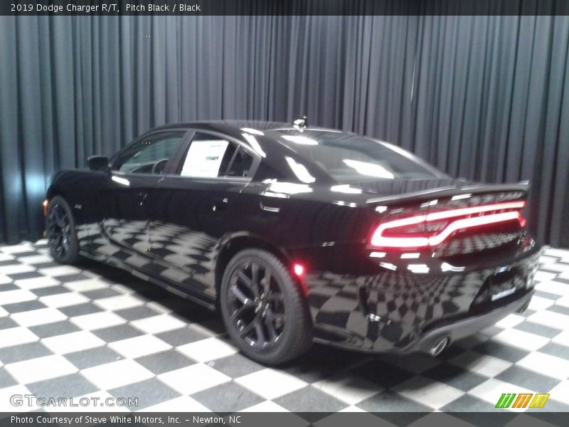 Pitch Black / Black 2019 Dodge Charger R/T