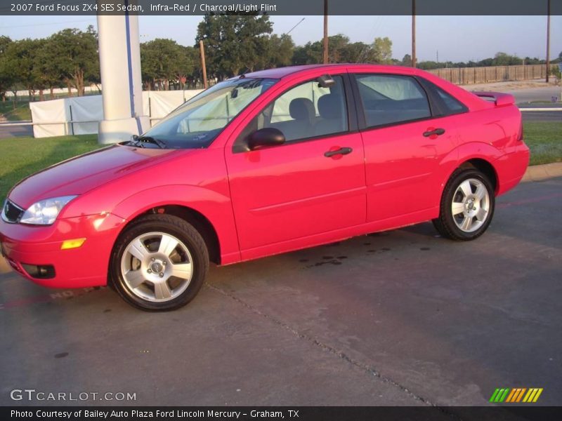 Infra-Red / Charcoal/Light Flint 2007 Ford Focus ZX4 SES Sedan