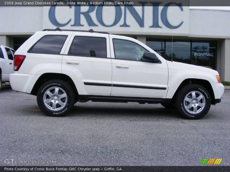 Stone White / Medium Khaki/Dark Khaki 2009 Jeep Grand Cherokee Laredo