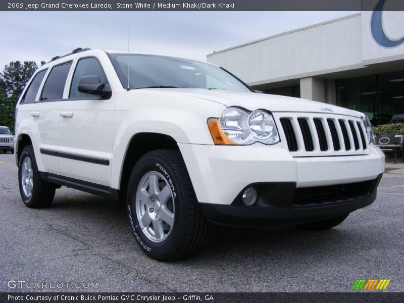Stone White / Medium Khaki/Dark Khaki 2009 Jeep Grand Cherokee Laredo