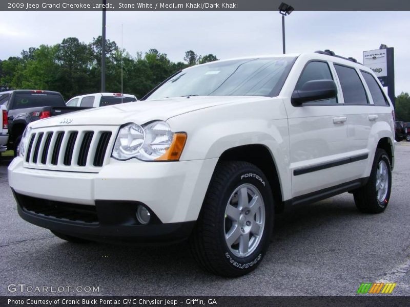 Stone White / Medium Khaki/Dark Khaki 2009 Jeep Grand Cherokee Laredo