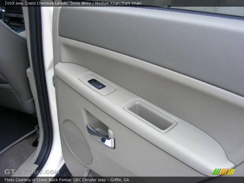 Stone White / Medium Khaki/Dark Khaki 2009 Jeep Grand Cherokee Laredo