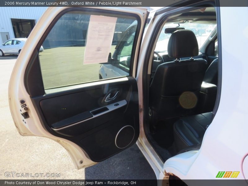 Oxford White / Pebble/Light Parchment 2006 Mercury Mariner Luxury 4WD