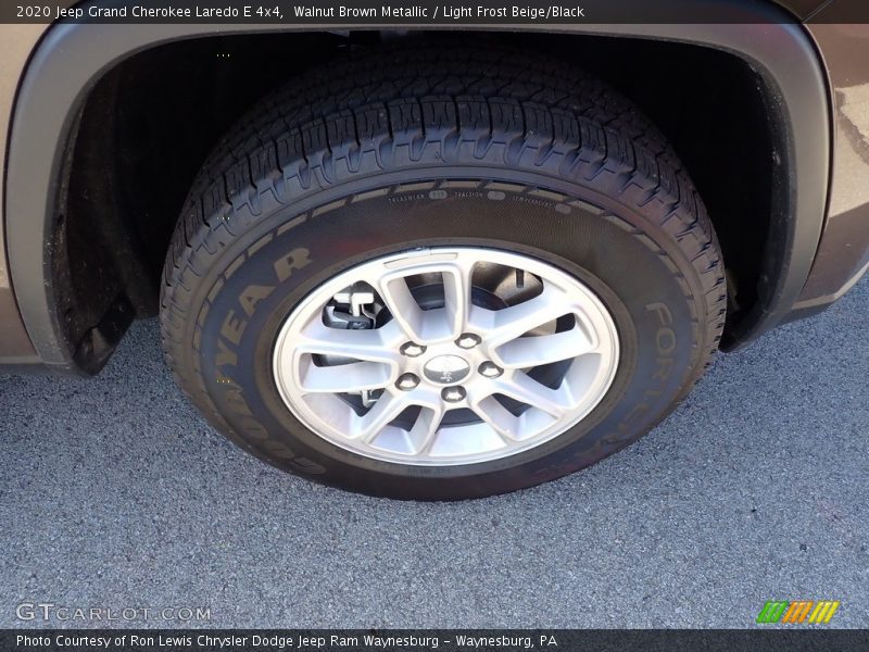Walnut Brown Metallic / Light Frost Beige/Black 2020 Jeep Grand Cherokee Laredo E 4x4