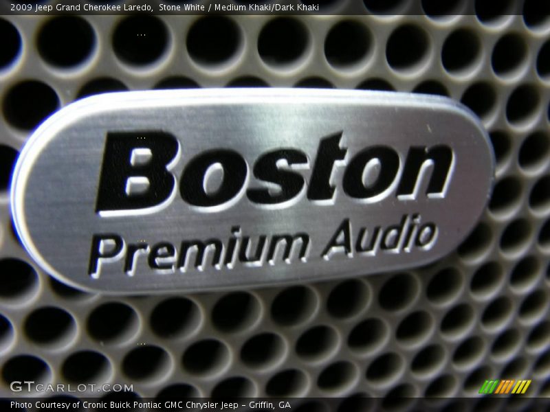 Stone White / Medium Khaki/Dark Khaki 2009 Jeep Grand Cherokee Laredo