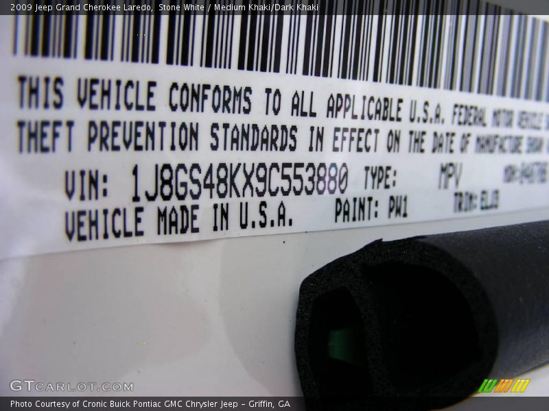 Stone White / Medium Khaki/Dark Khaki 2009 Jeep Grand Cherokee Laredo