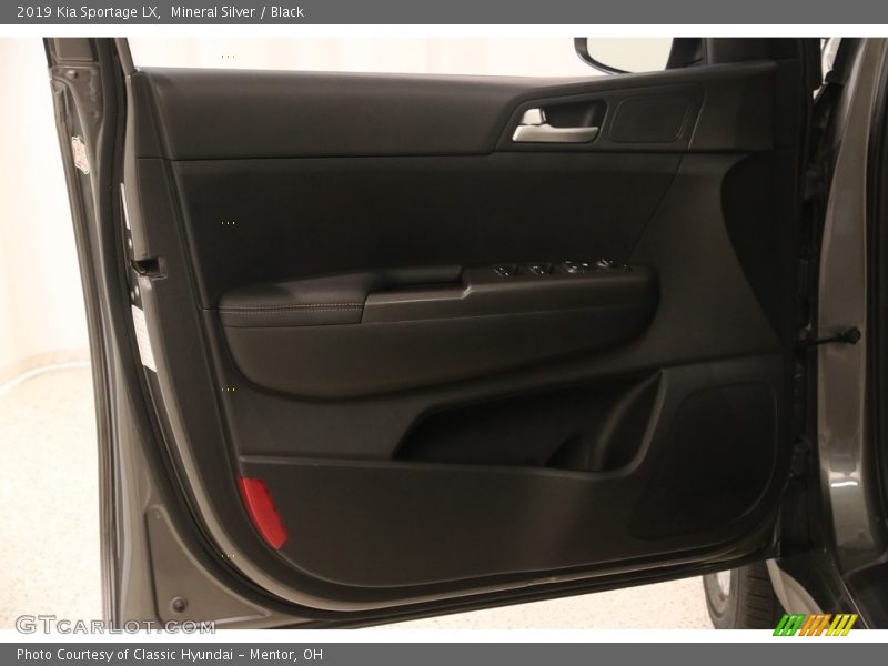 Mineral Silver / Black 2019 Kia Sportage LX