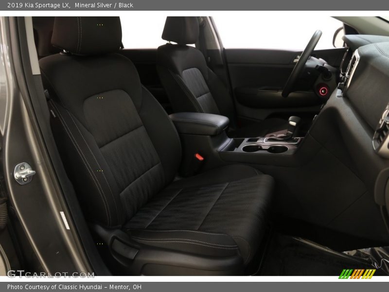 Mineral Silver / Black 2019 Kia Sportage LX