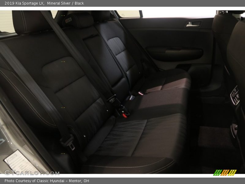 Mineral Silver / Black 2019 Kia Sportage LX