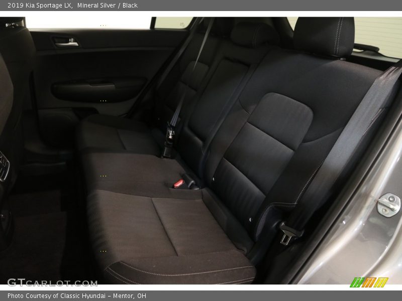 Mineral Silver / Black 2019 Kia Sportage LX