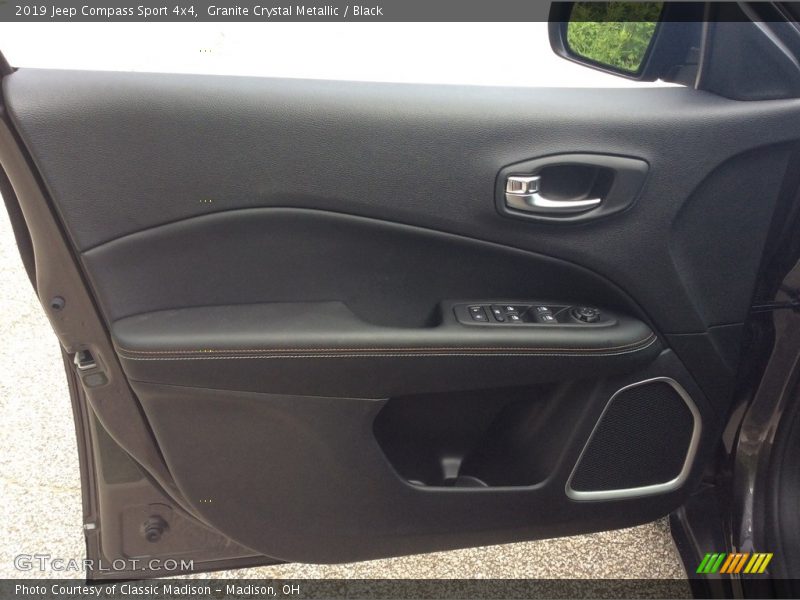 Granite Crystal Metallic / Black 2019 Jeep Compass Sport 4x4