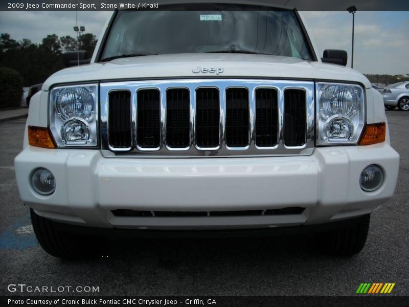 Stone White / Khaki 2009 Jeep Commander Sport