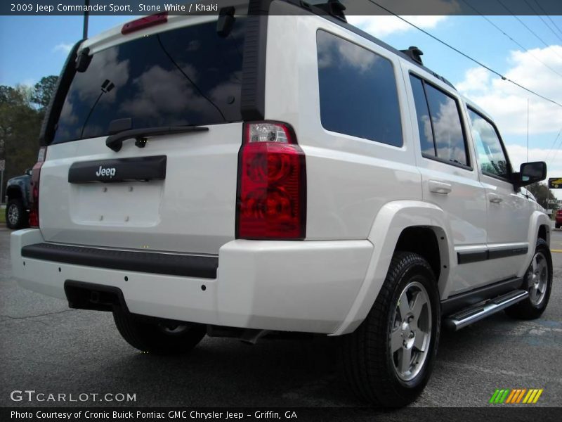 Stone White / Khaki 2009 Jeep Commander Sport