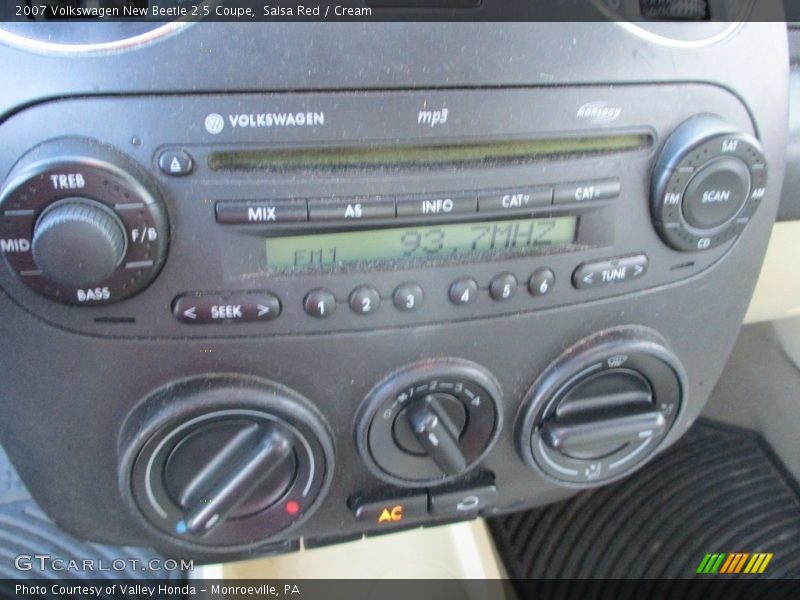 Salsa Red / Cream 2007 Volkswagen New Beetle 2.5 Coupe