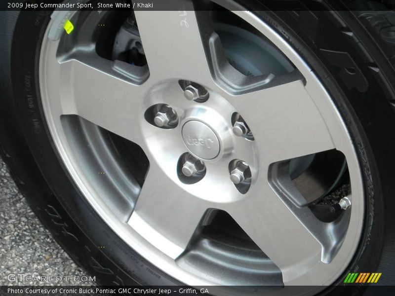 Stone White / Khaki 2009 Jeep Commander Sport