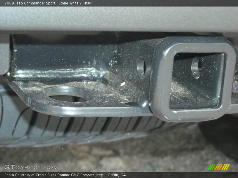 Stone White / Khaki 2009 Jeep Commander Sport