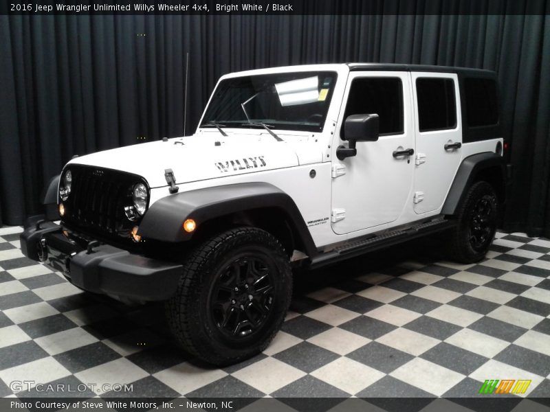 Bright White / Black 2016 Jeep Wrangler Unlimited Willys Wheeler 4x4