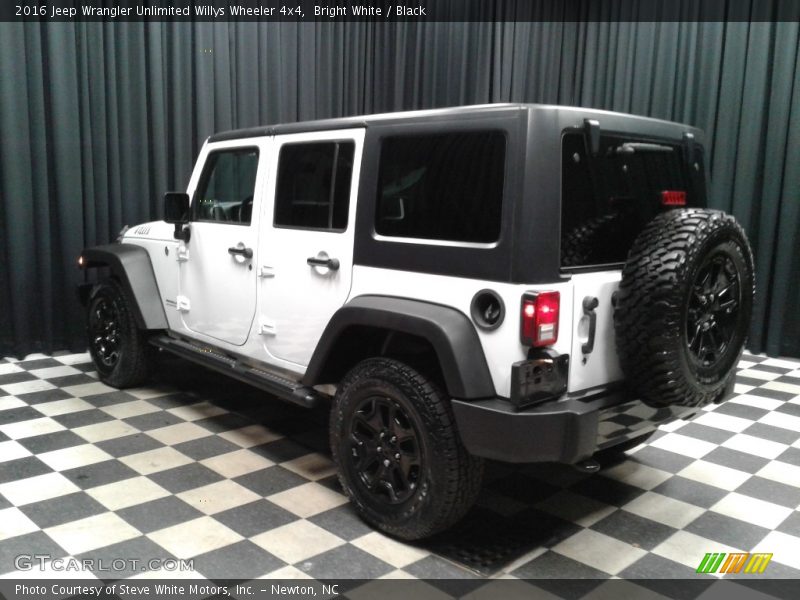 Bright White / Black 2016 Jeep Wrangler Unlimited Willys Wheeler 4x4