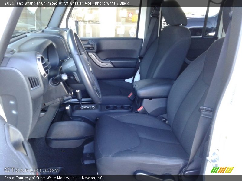 Bright White / Black 2016 Jeep Wrangler Unlimited Willys Wheeler 4x4