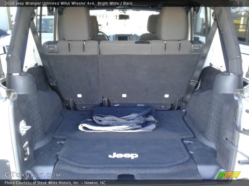 Bright White / Black 2016 Jeep Wrangler Unlimited Willys Wheeler 4x4