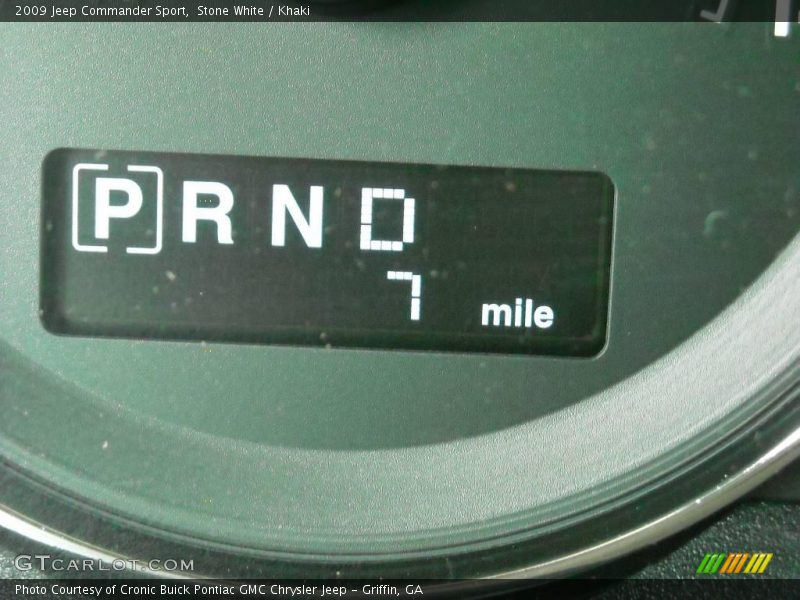 Stone White / Khaki 2009 Jeep Commander Sport