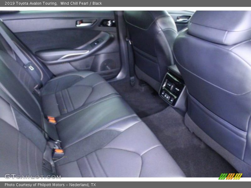 Wind Chill Pearl / Black 2019 Toyota Avalon Touring