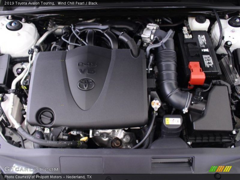 Wind Chill Pearl / Black 2019 Toyota Avalon Touring