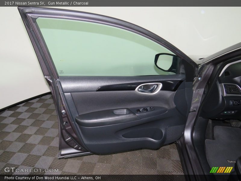 Gun Metallic / Charcoal 2017 Nissan Sentra SV