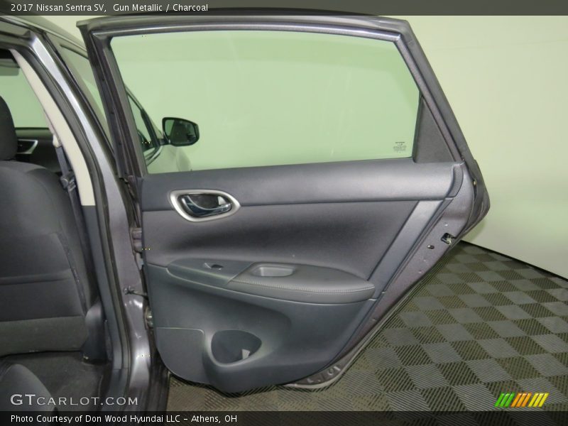 Gun Metallic / Charcoal 2017 Nissan Sentra SV