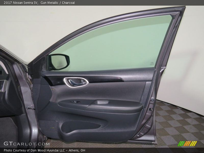 Gun Metallic / Charcoal 2017 Nissan Sentra SV