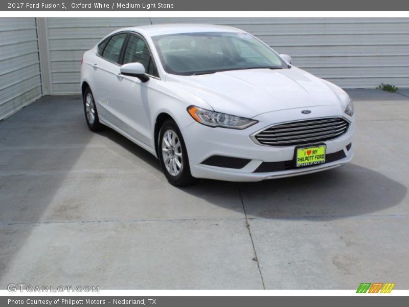 Oxford White / Medium Light Stone 2017 Ford Fusion S