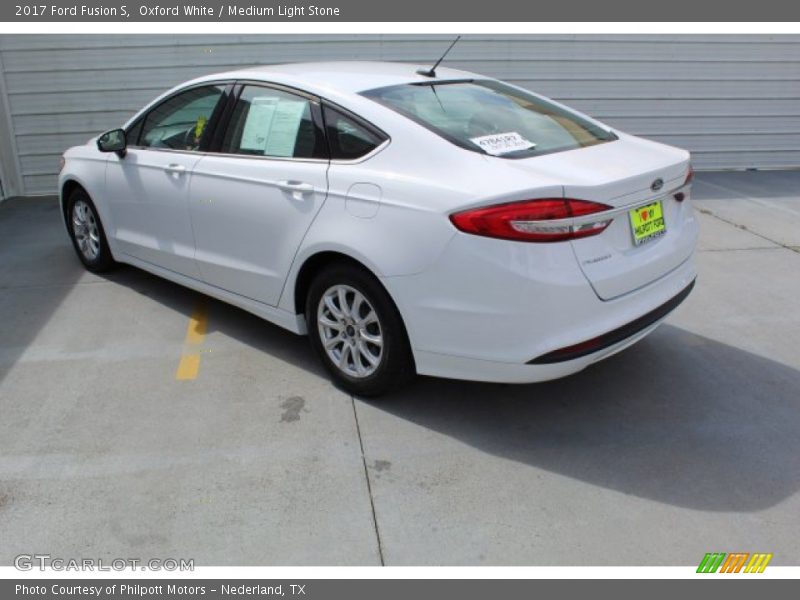 Oxford White / Medium Light Stone 2017 Ford Fusion S