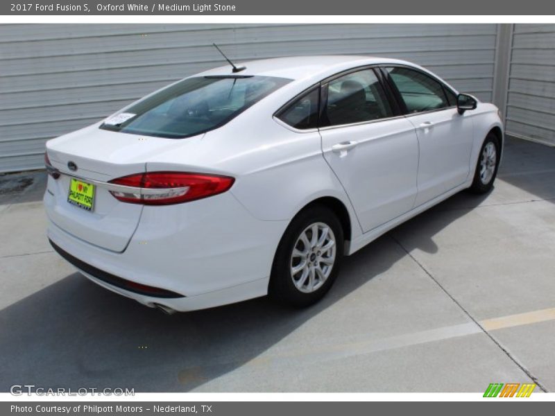 Oxford White / Medium Light Stone 2017 Ford Fusion S