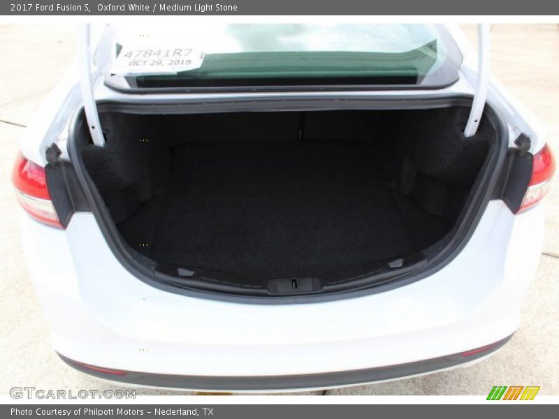 Oxford White / Medium Light Stone 2017 Ford Fusion S