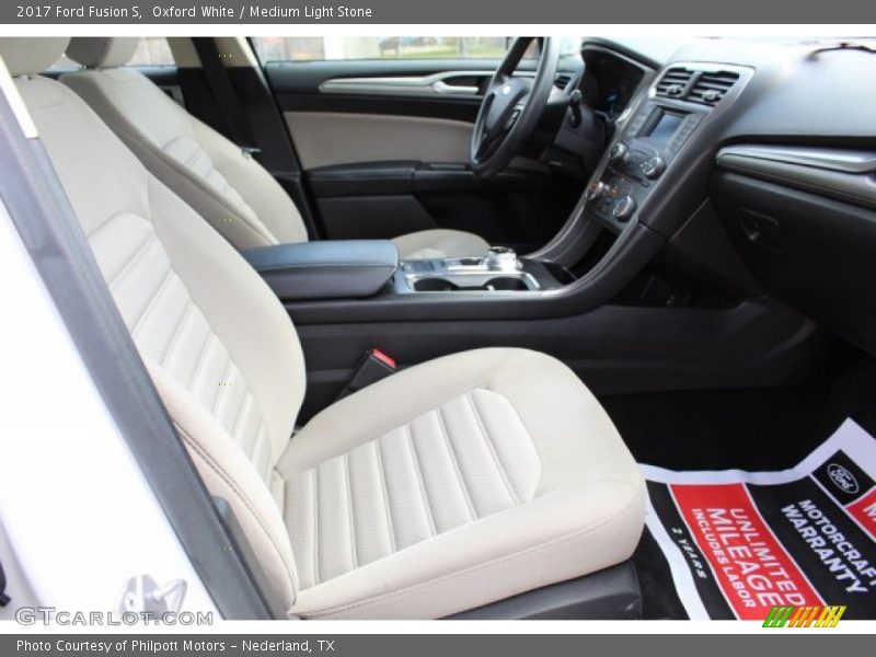 Oxford White / Medium Light Stone 2017 Ford Fusion S