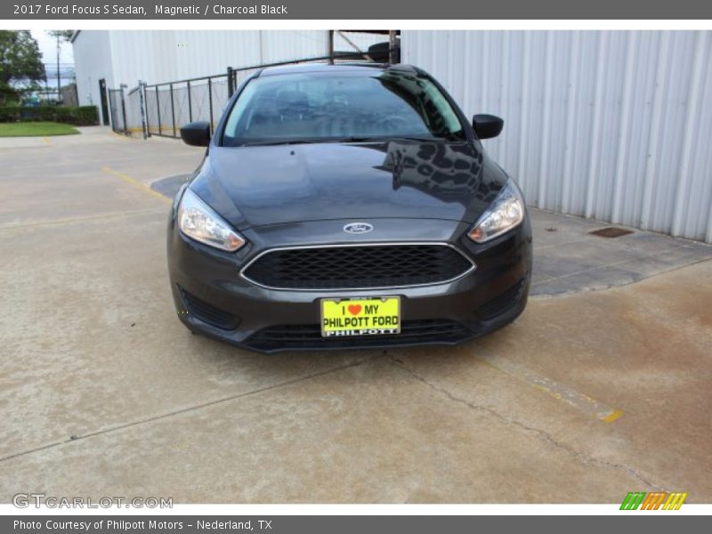 Magnetic / Charcoal Black 2017 Ford Focus S Sedan