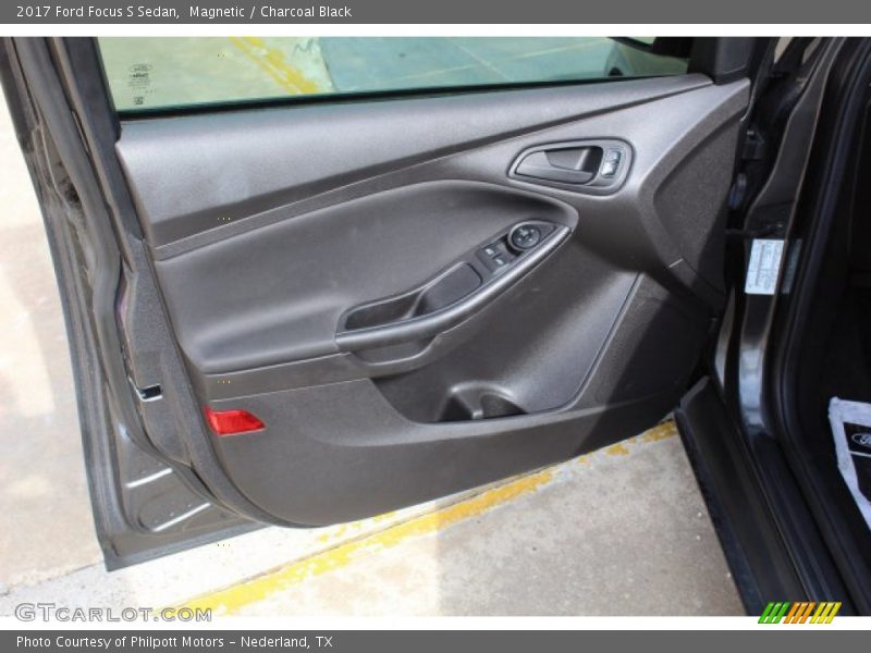 Magnetic / Charcoal Black 2017 Ford Focus S Sedan