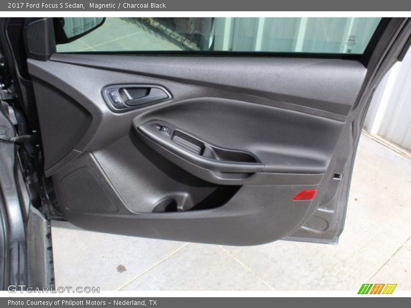 Magnetic / Charcoal Black 2017 Ford Focus S Sedan