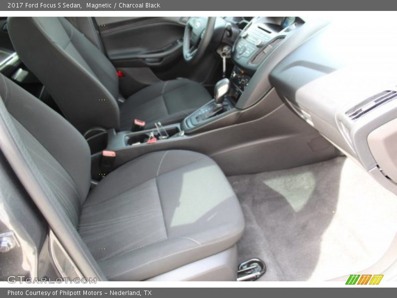 Magnetic / Charcoal Black 2017 Ford Focus S Sedan