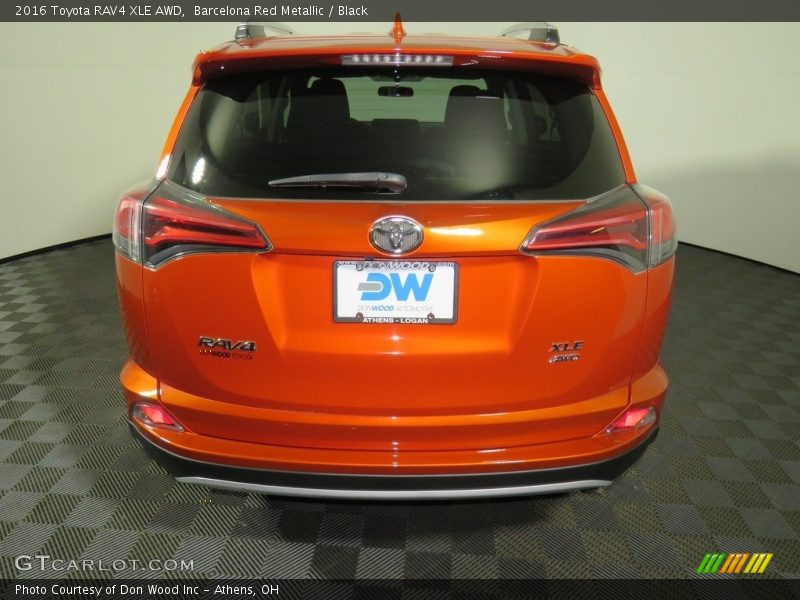 Barcelona Red Metallic / Black 2016 Toyota RAV4 XLE AWD