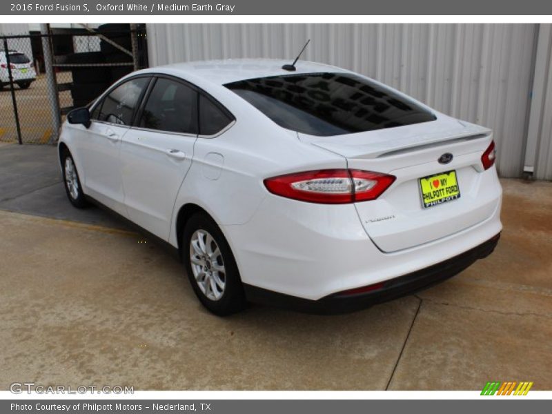 Oxford White / Medium Earth Gray 2016 Ford Fusion S